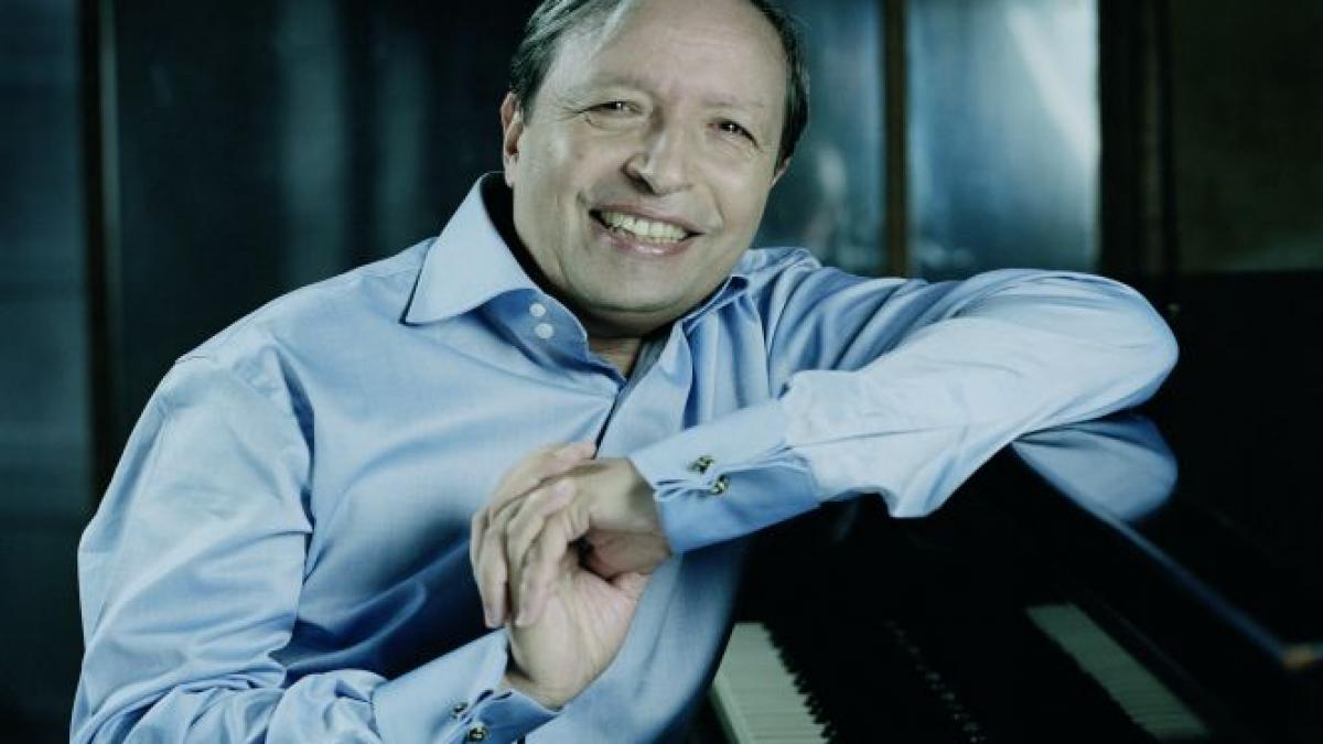 cant cu dragoste legendarul pianist murray perahia sustine un recital extrordinar in cadrul
