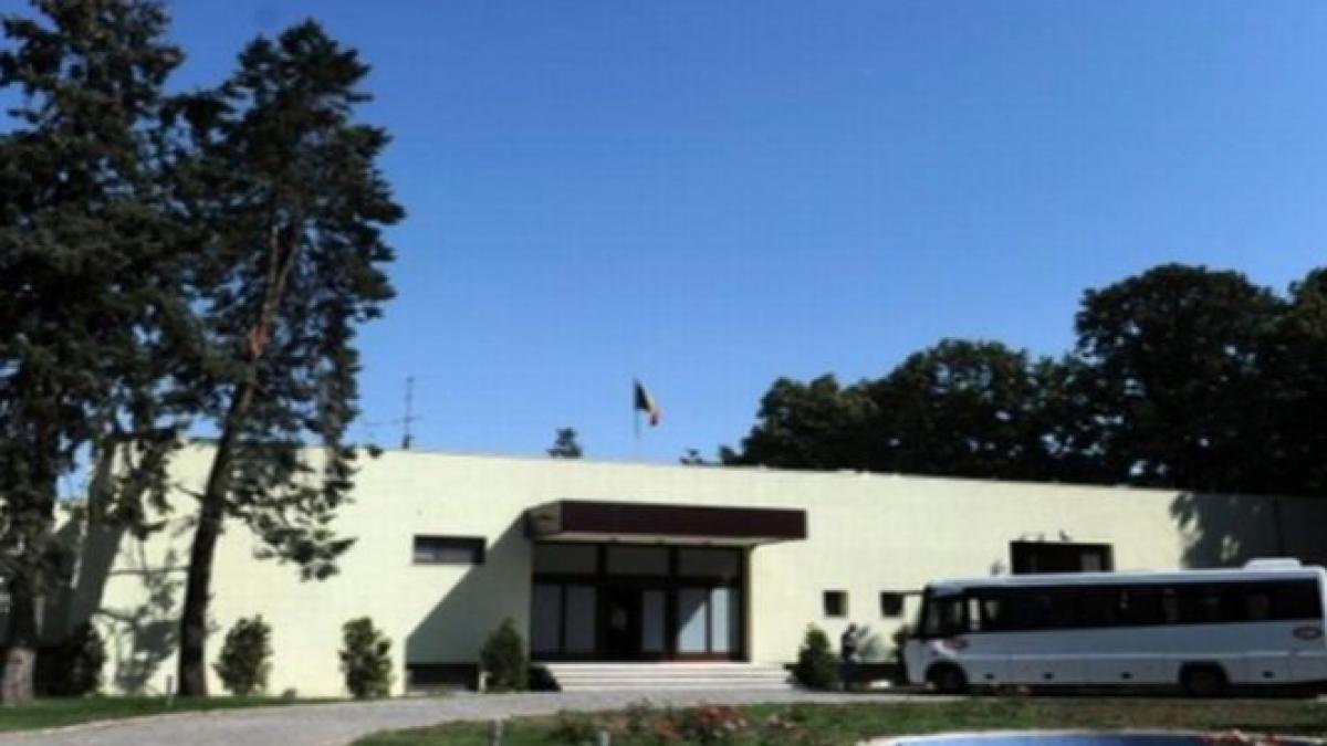 casele statului se vand la super oferta dar nu pentru oricine vezi un material filmat cu camera