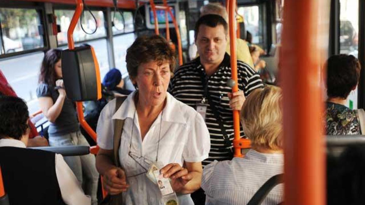 prinsa fara bilet o gravida a fost sechestrata de controlori in autobuz femeii i s a facut rau
