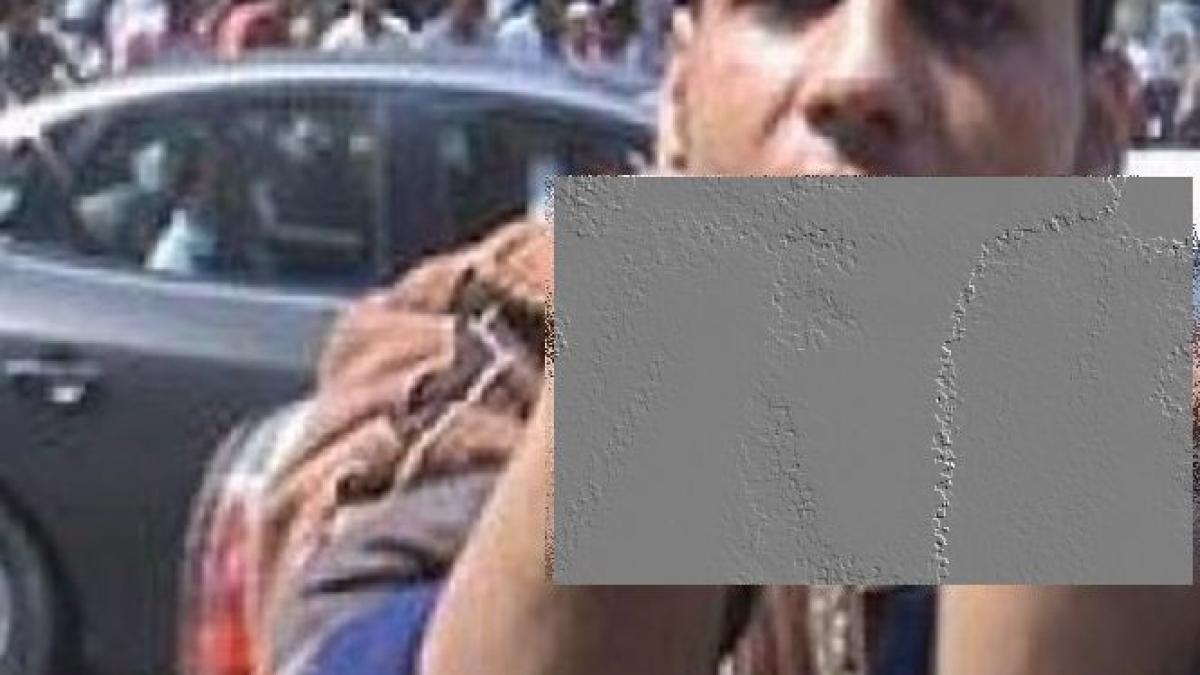 si a taiat singur ambele maini ca sa scape de cleptomanie