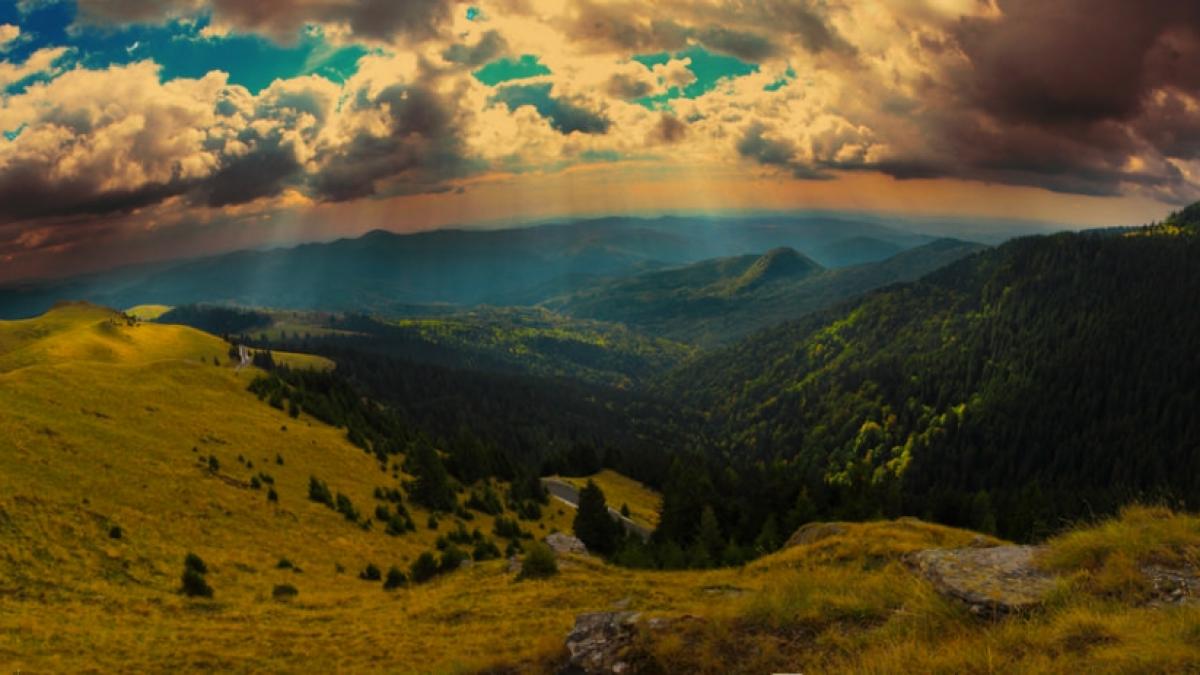 e unul din cele mai frumoase drumuri care a fost construit recent in romania dar niciun sofer nu va