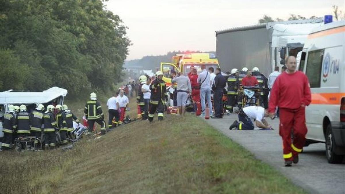 fotoreportaj de la locul tragediei din ungaria raed arafat nu stiu cand vor fi adusi in tara ranitii