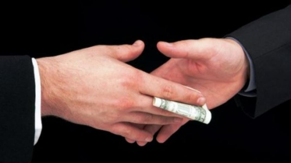 domnu militian stai asa doi politisti din dambovita arestati preventiv pentru luare de mita