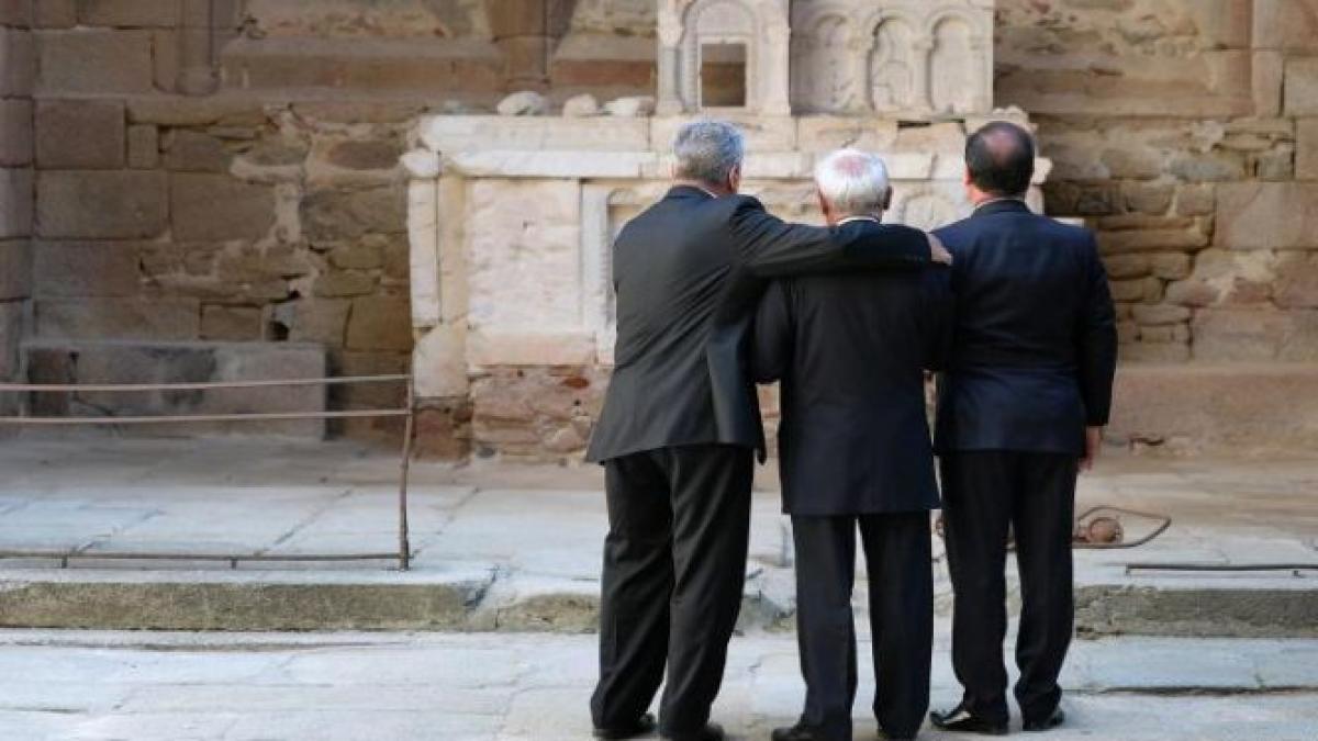 presedintele germaniei a vizitat oradour sur glane locul in care nazistii au comis unul din cele