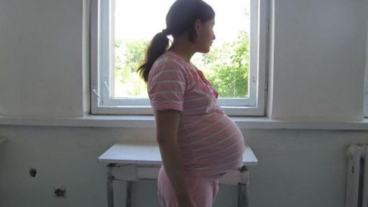 toate testele de sarcina au iesit negative nimeni nu si a dat seama ca este insarcinata in 8 luni