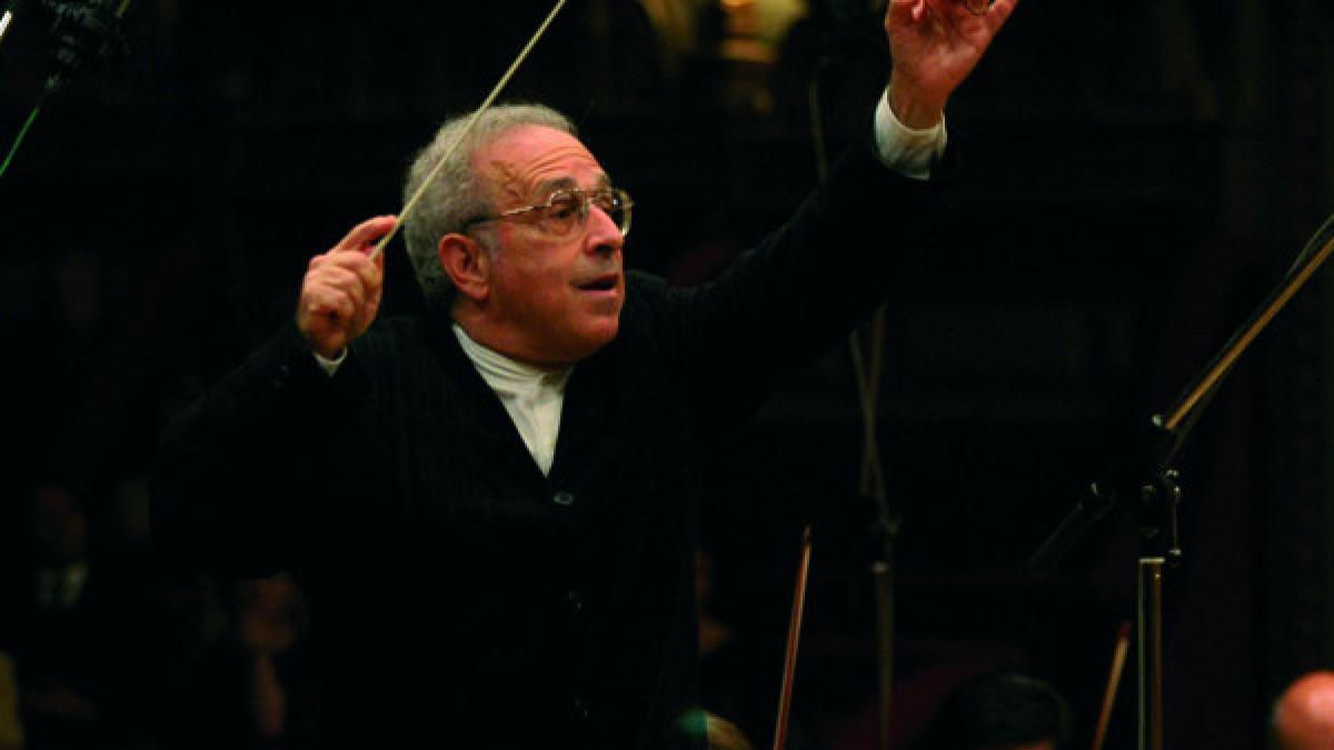 dirijorul lawrence foster aveti o mare cultura aici in romania care trebuie promovata