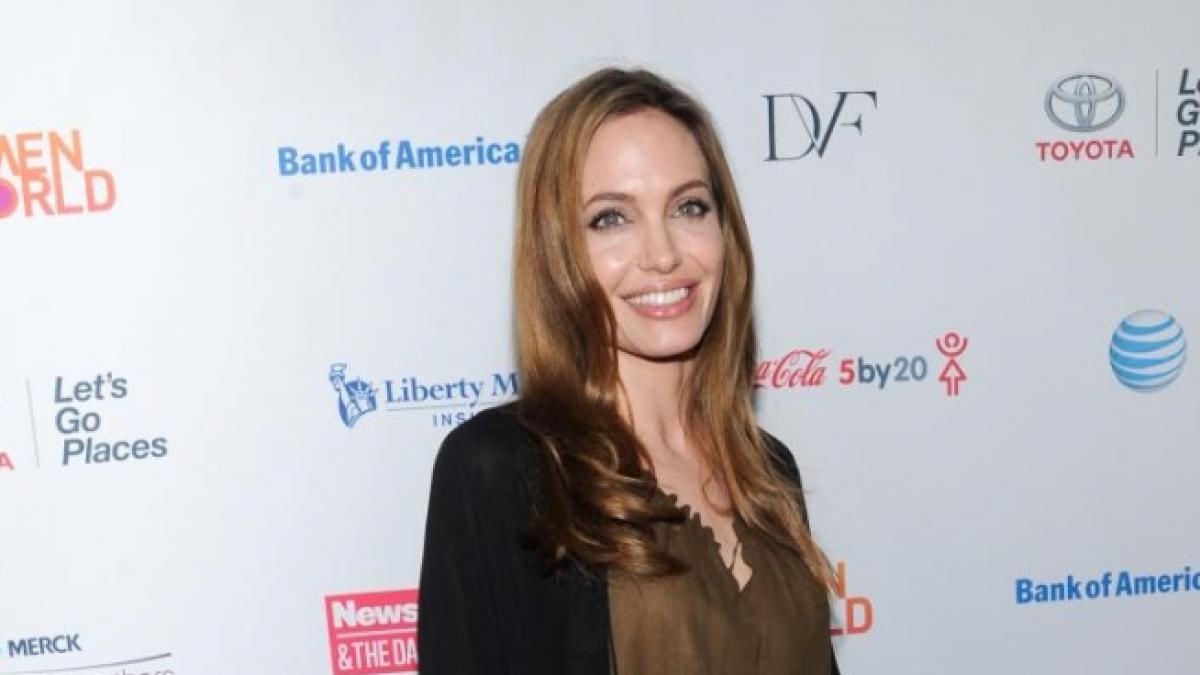 angelina jolie va primi un oscar de onoare pentru angajmentul ei umanitar