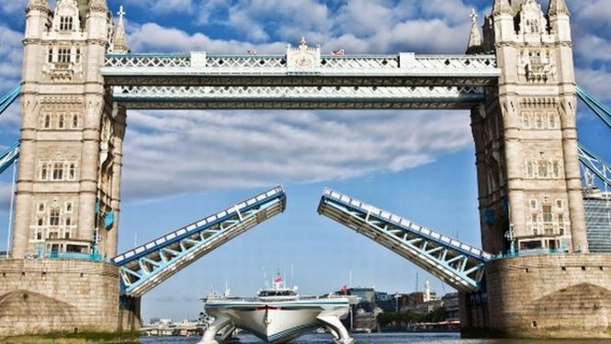 seamana cu o nava stelara imagini spectaculoase cu cea mai mare ambarcatiune solara din lume