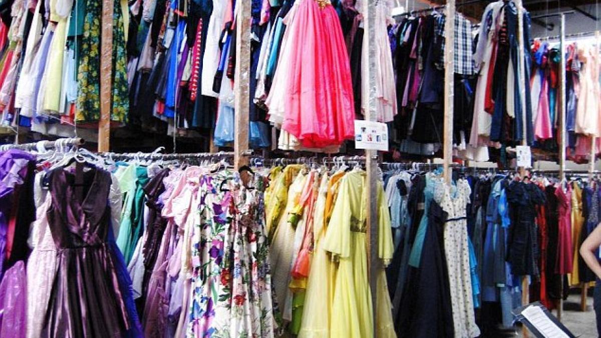 am vrut sa poarte o rochie noua de fiecare data cand ieseam la dans un american i a daruit sotiei