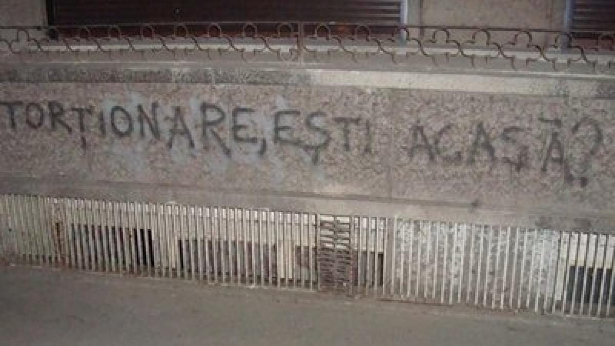 tortionarul alexandru visinescu acuzat de genocid este asteptat la parchetul general pentru audieri