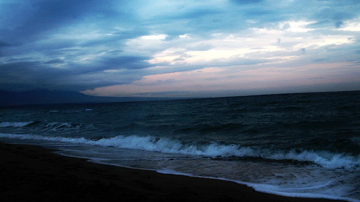 se intampla chiar in aceste momente pe litoralul romanesc ce fac turistii care sunt acum la mare