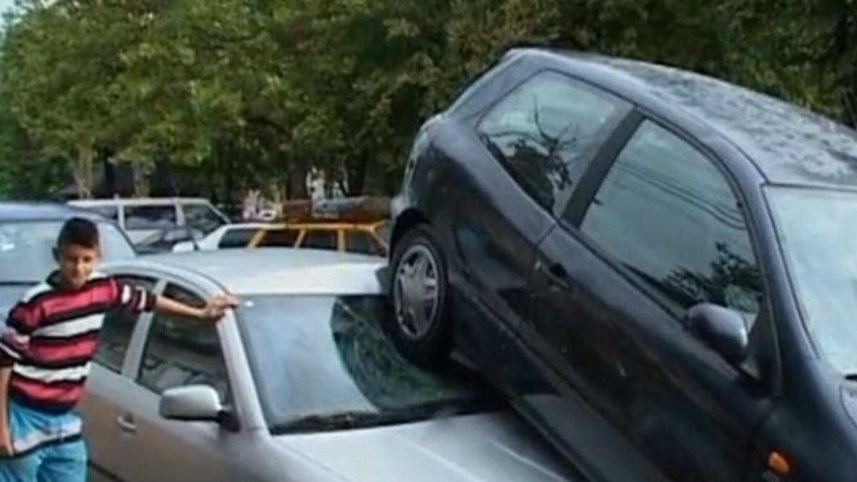 dezastru la tulcea masini luate de apa in centrul orasului