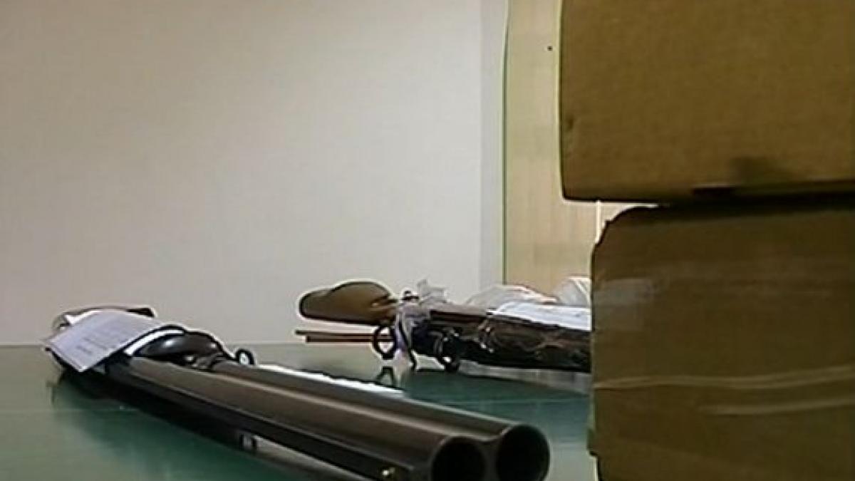 cutremurator caine impuscat cu cruzime in fata stapanei