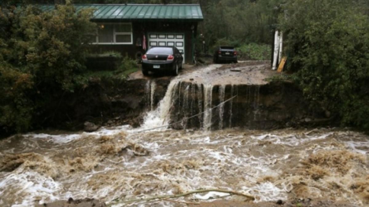 ploile torentiale si inundatiile fac ravagii in colorado cel putin cinci morti si peste 500 de