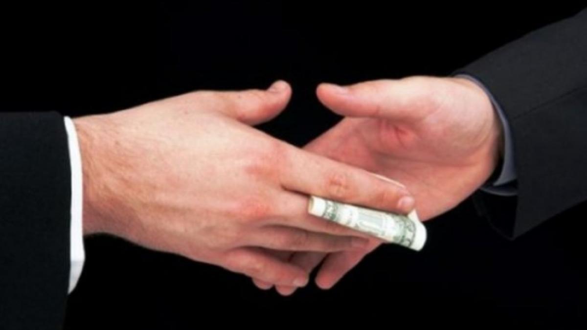 suspiciuni de mita la universitatea maritima constanta au loc perchezitii in mai multe birouri