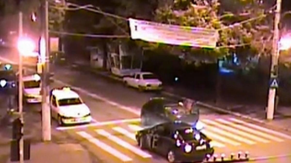 teribilism pe motocicleta accident grav surprins de camerele de supraveghere