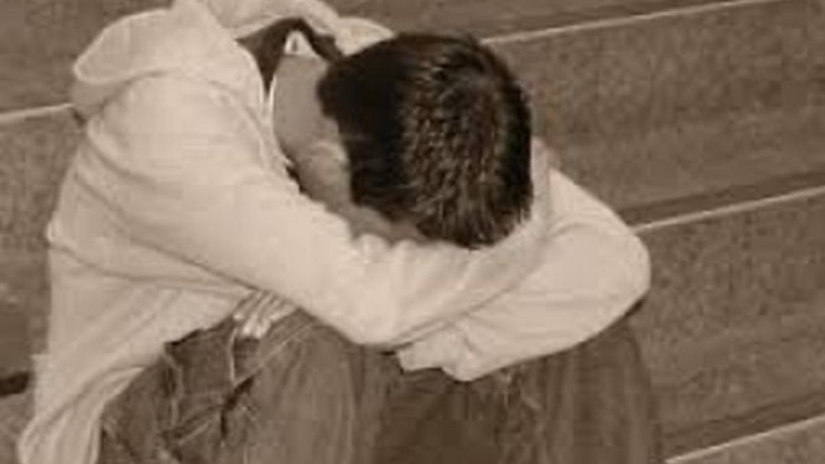 adolescent lovit cu pumnii de propria mama femeia a fost reclamata la politie