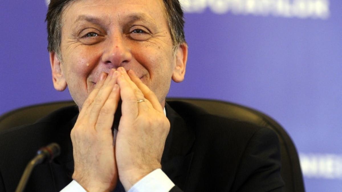 crin antonescu am primit deja un mesaj de la traian basescu si trandafiri