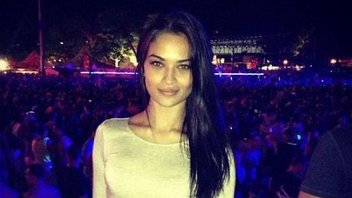 cum arata frumoasa asta de la brau in jos eram la concert cand am vazut o si am ramas fara cuvinte