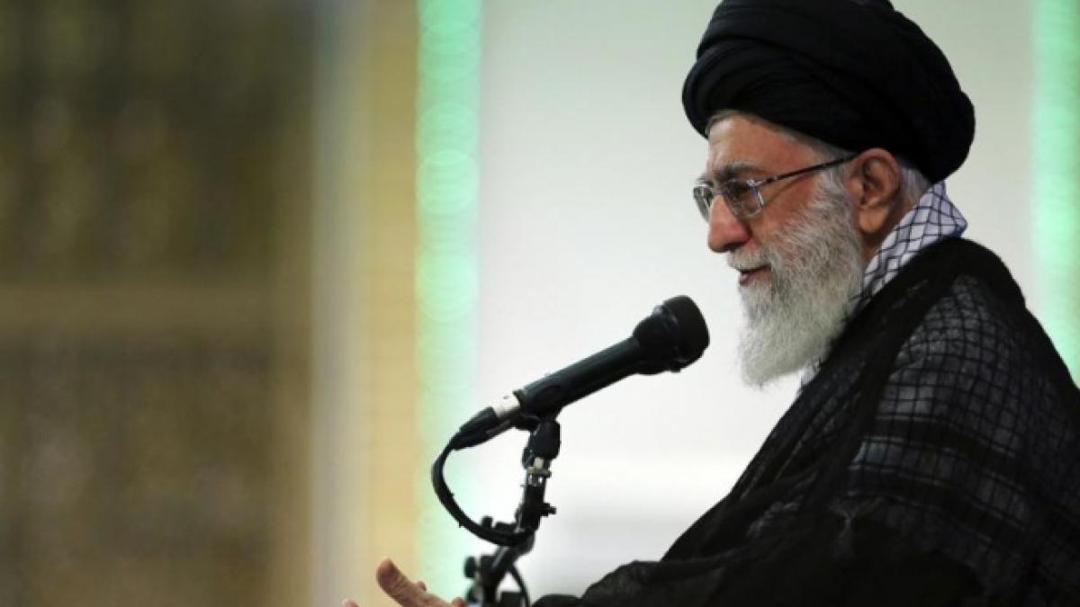 iranul prezinta 30 de rachete balistice cu raza mare de actiune