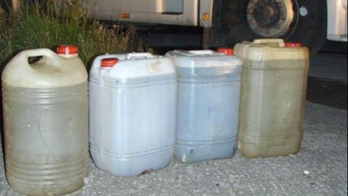 trei politisti din bistrita cercetati penal dupa ce au cumparat motorina furata din trenuri