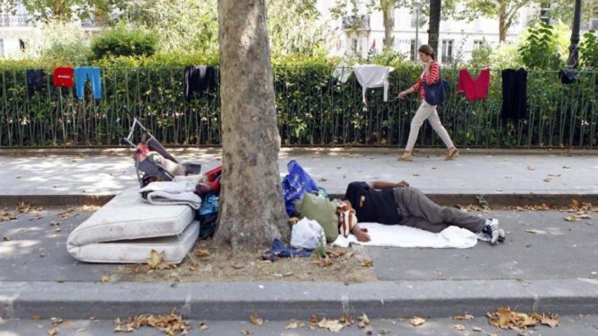 amnesty international cere interzicerea prin lege a evacuarilor fortate ale romilor din franta