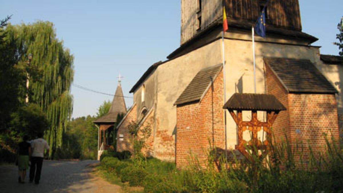 au fost blestemati de preotul localitatii cum s a nascut fiul lor pe care il credeau sanatos