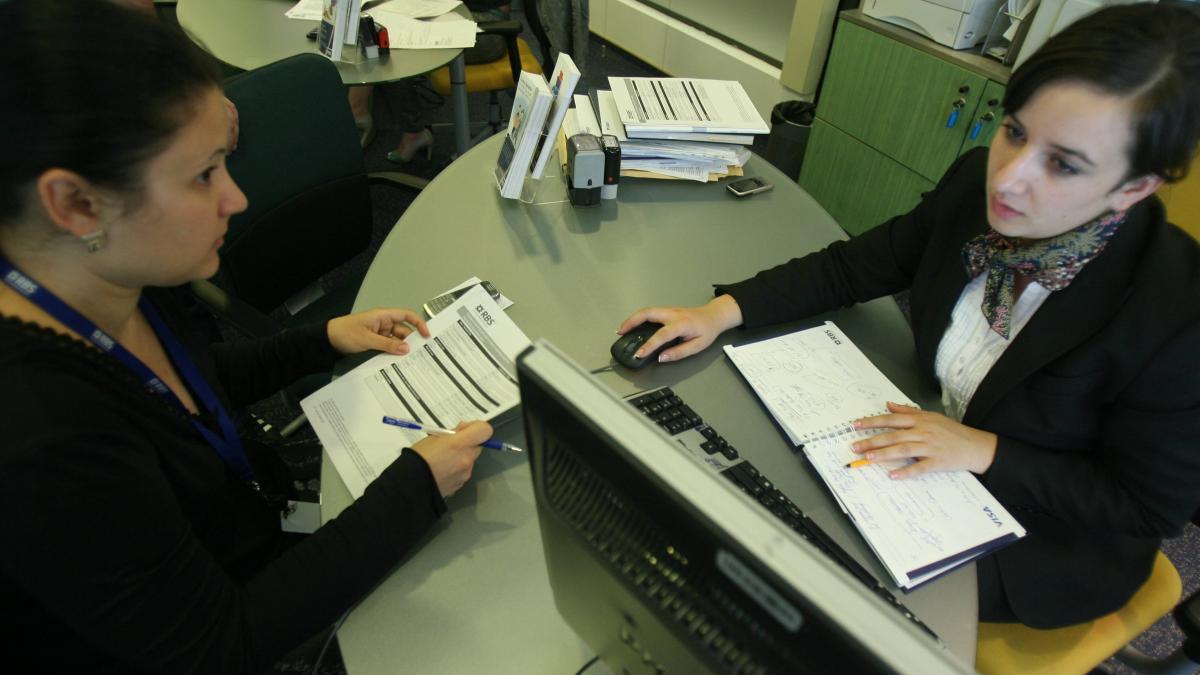 mugur isarescu a criticat dur aceasta lege romanii vor putea sa isi faca dreptate in sfarsit