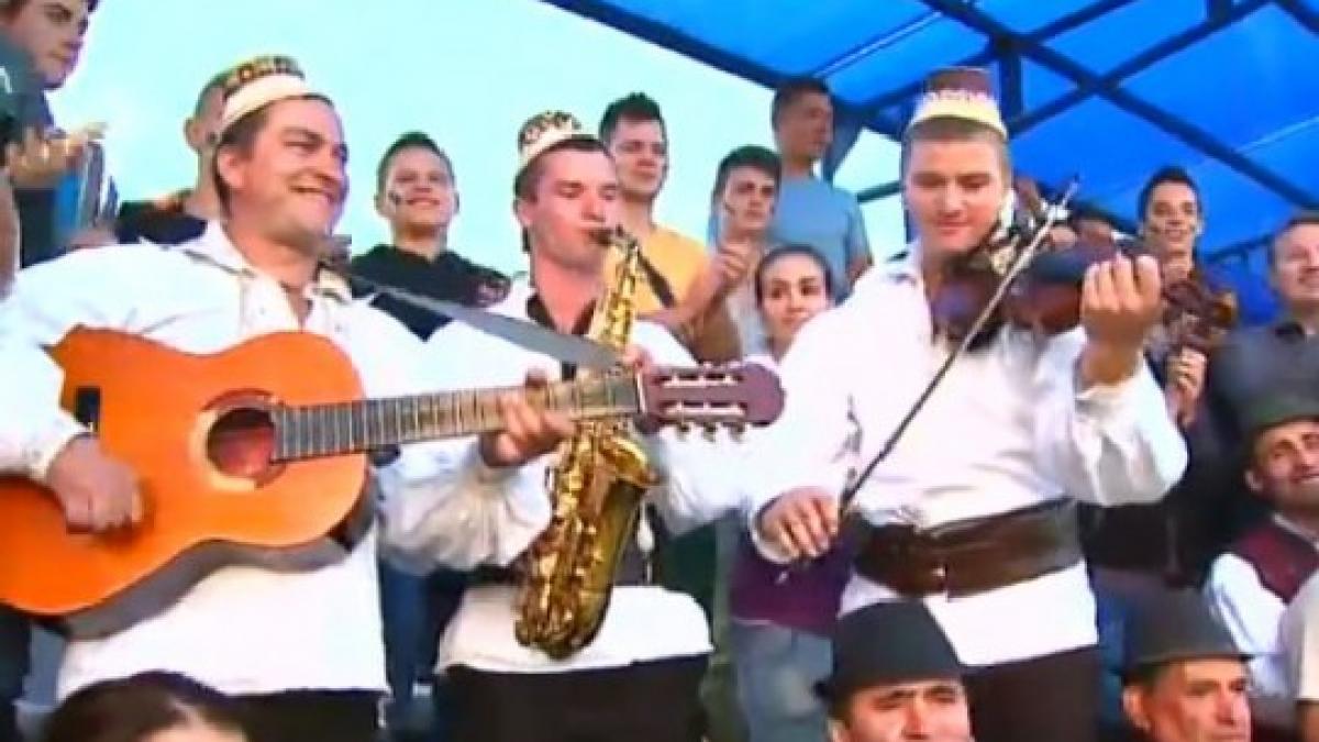 victoria din tribuna cum i au intampinat fanii morosenii pe stelisti la meciul din cupa romaniei