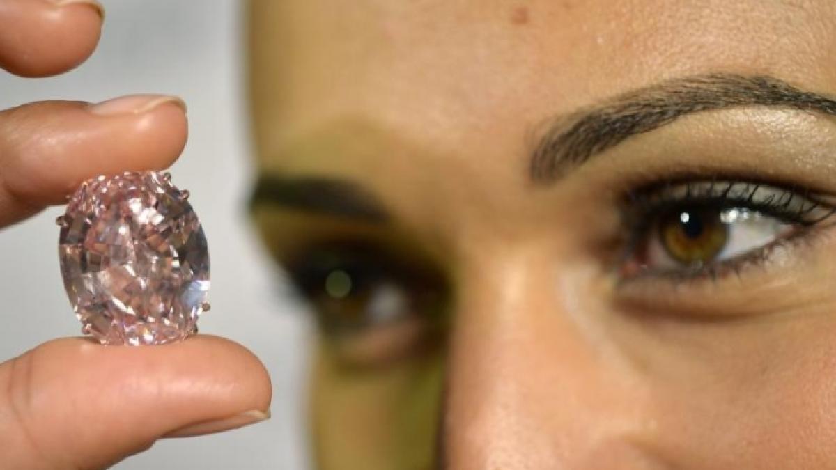 foto cel mai valoros diamant din lume urmeaza sa fie scos la licitatie in luna noiembrie
