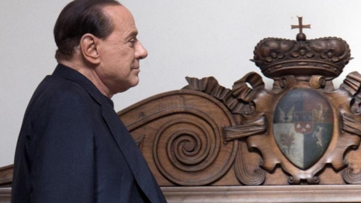 analiza gestul nebun al lui berlusconi arunca italia intr o noua criza