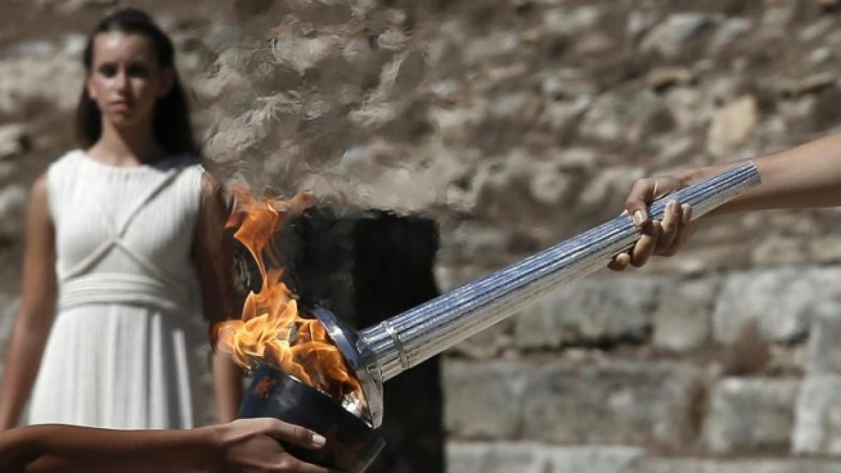 flacara olimpica a fost aprinsa
