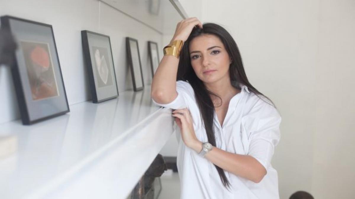 blind eyed choice prima expozitie a alinei teodorescu in romania