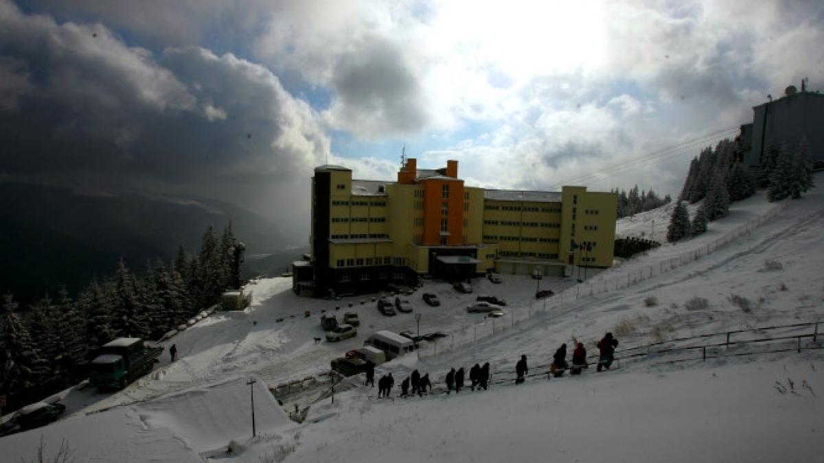 e iarna la munte pe platoul bucegi zapada masoara 20 de centimetri