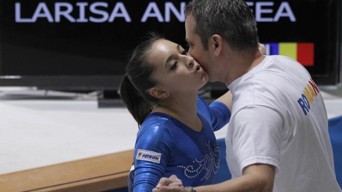 larisa iordache si sandra izbasa s au calificat in patru finale la cm de gimnastica
