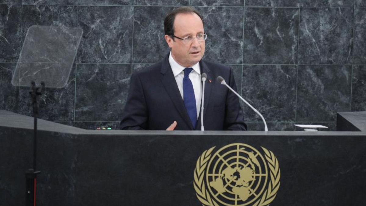 presedintele francois hollande da asigurari ca politica frantei respecta romii