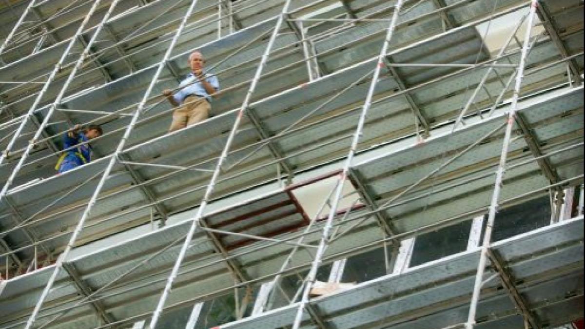 cand m am uitat pe tavan am incremenit curgea apa ca de la robinet mai multe blocuri din sectorul 2