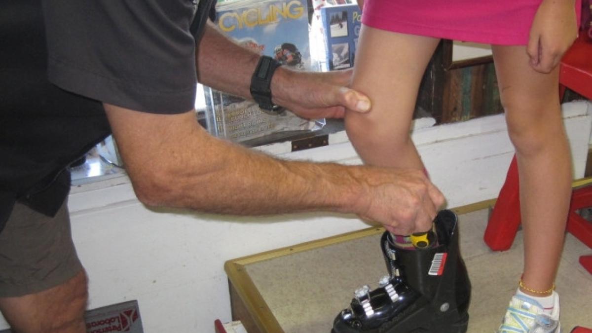 fostii angajati de la mechel vor lucra la fabrica de sosoni pentru clapari