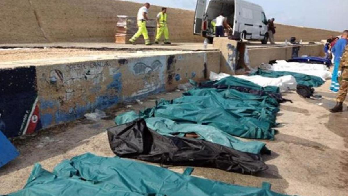 o ambarcatiune care transporta circa 500 de imigranti a naufragiat in apropierea siciliei 94 de