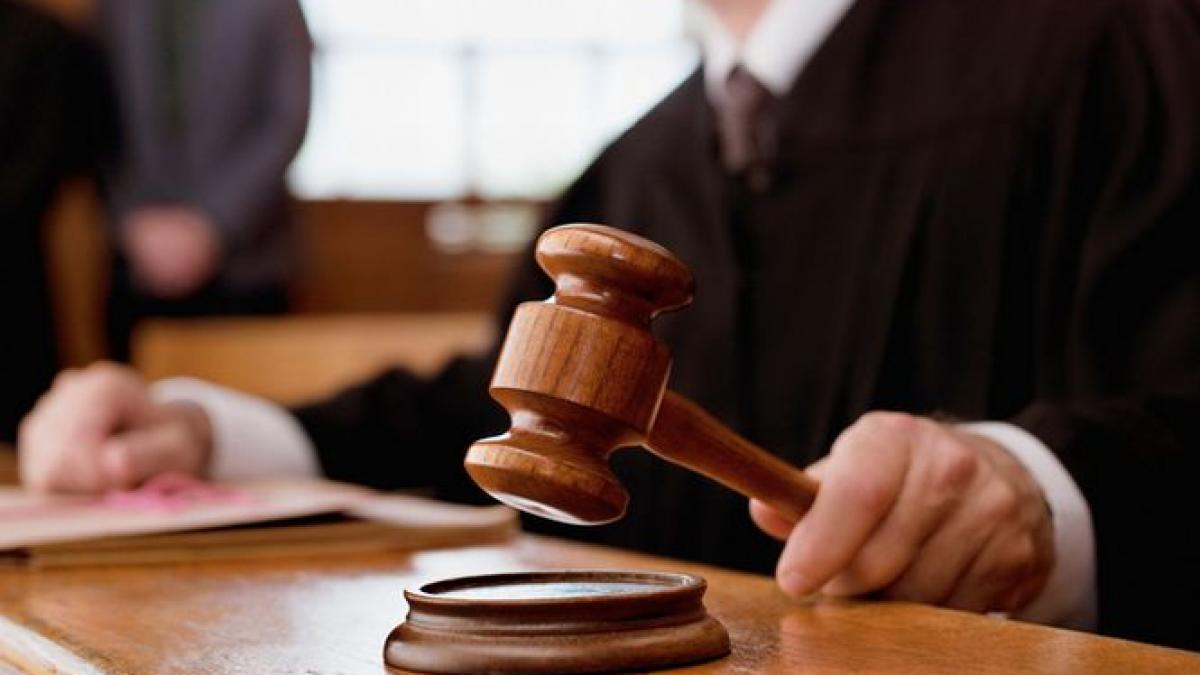 poate cea mai bizara hotarare judecatoreasca nu are voie sa aiba relatii amoroase timp de 3 ani