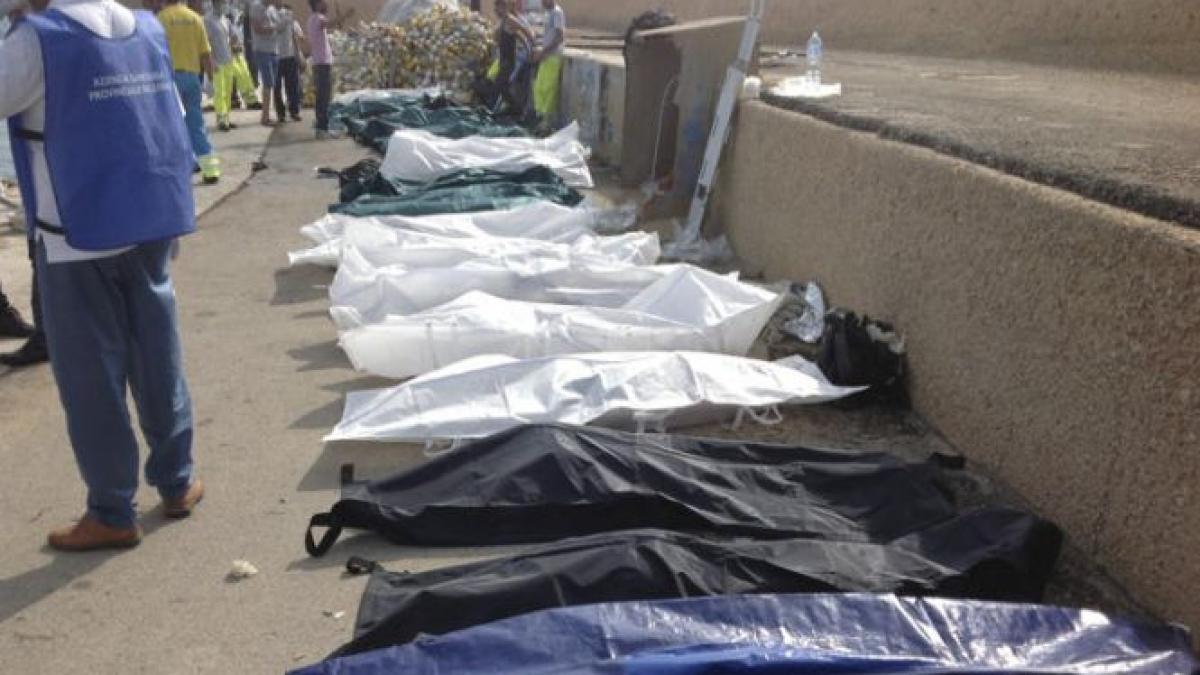 un vas cu emigranti africani s a scufundat pe coasta italiana cel putin 94 de persoane au murit