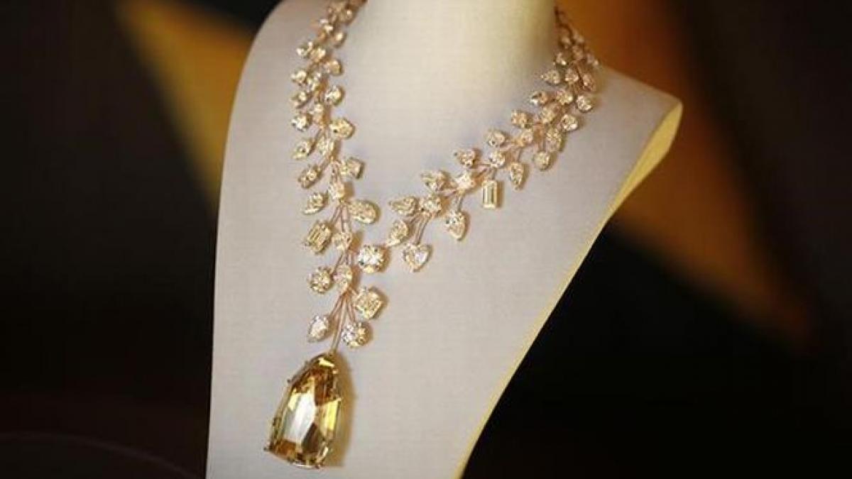 cel mai scump colier din lume va fi scos la vanzare luna aceasta in singapore