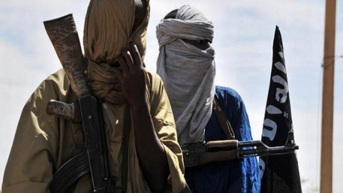 o tanara a fost inculpata in franta pentru ca a vrut sa intre in contact cu al qaida