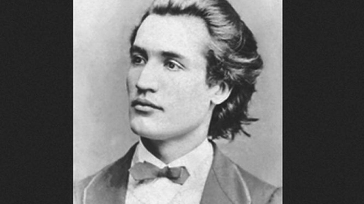 statuia lui eminescu din galati a fost vandalizata