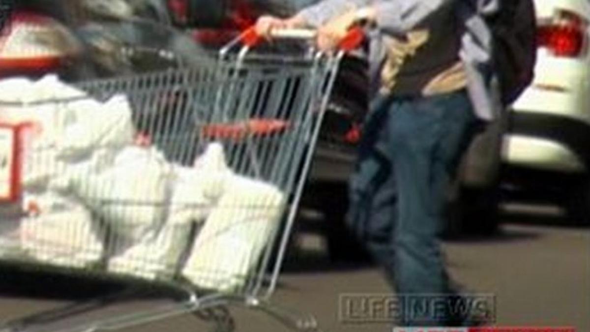 o fotografie in care se presupune ca ar aparea edward snowden publicata de un site din rusia