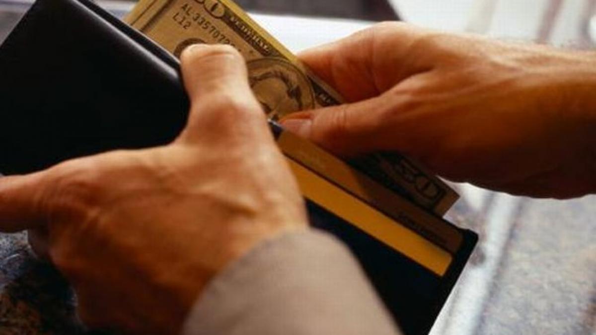 un batran din braila ar putea ajunge dupa gratii pentru ca a luat de pe strada un portofel