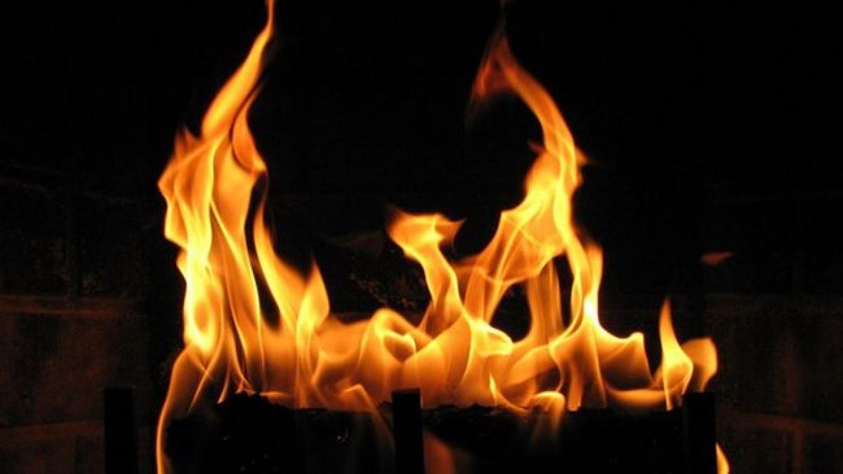 ramasa fara slujba o romanca si a dat foc starea ei este critica