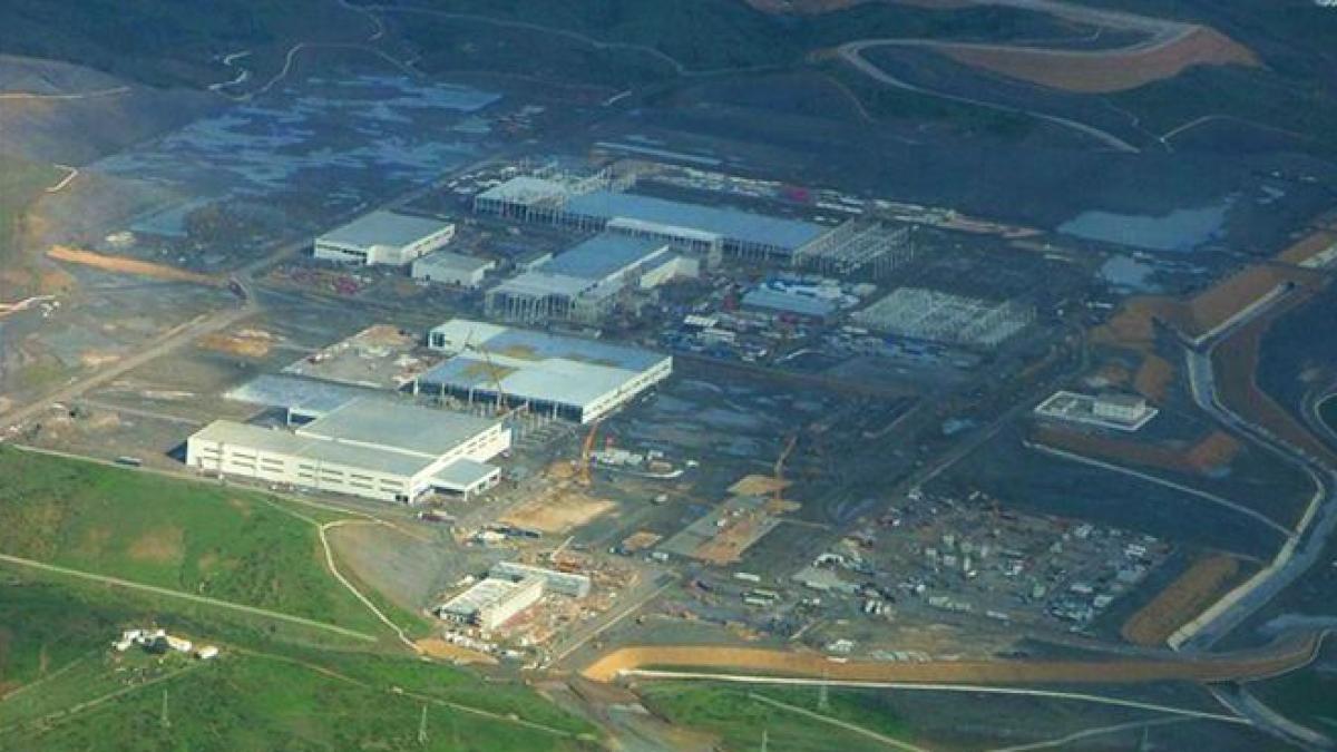 renault inaugureaza o noua linie de productie a uzinei din maroc unde sunt produse modelele dacia