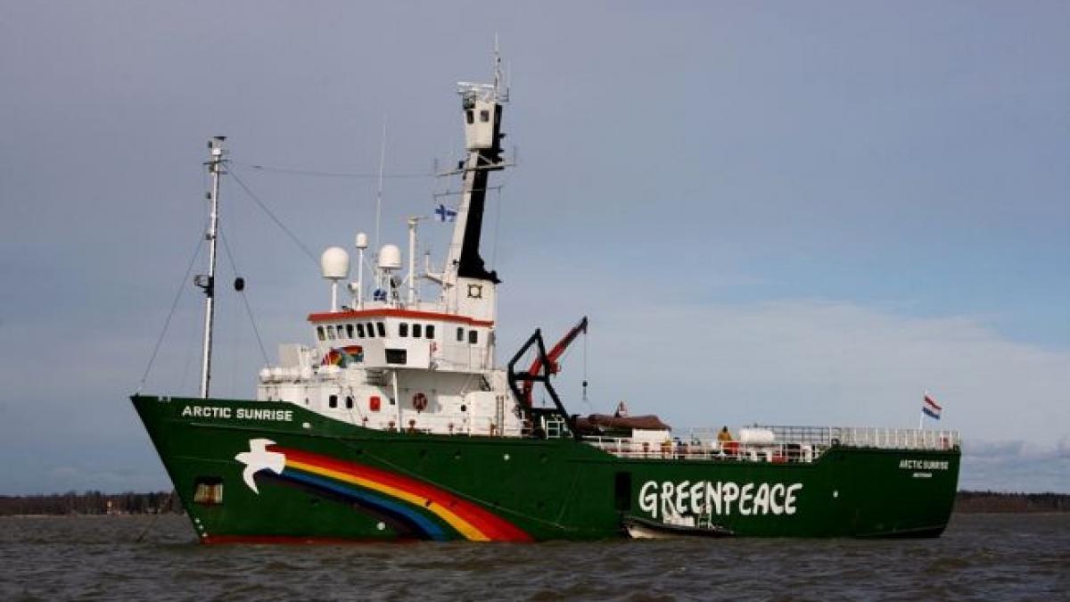 rusii sustin ca pe nava apartinand greenpeace au fost gasite droguri de mare risc