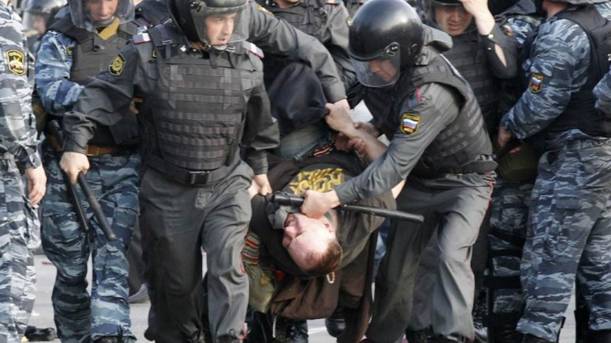 un protestatar din rusia condamnat de tribunal la internarea intr un spital psihiatric